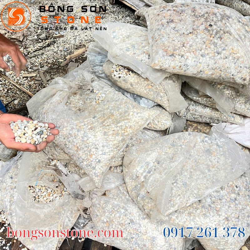Sỏi biển đa sắc size 0.5cm 4 Sỏi biển đa sắc size 0.5cm là lựa chọn hoàn hảo để trang trí hồ cá, sân vườn, tiểu cảnh