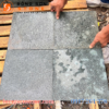 Đá xanh Thanh Hóa khò mặt 30x30x2cm là sản phẩm đá tự nhiên cao cấp
