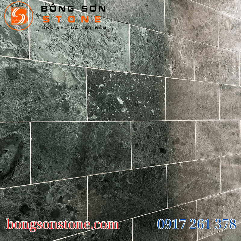 Giải đáp: Đá xanh Thanh Hóa ốp tường có tốt không? 4 Đá xanh Thanh Hoá được dùng để ốp tường phòng khách, giếng trời, hoặc các khu vực tiểu cảnh