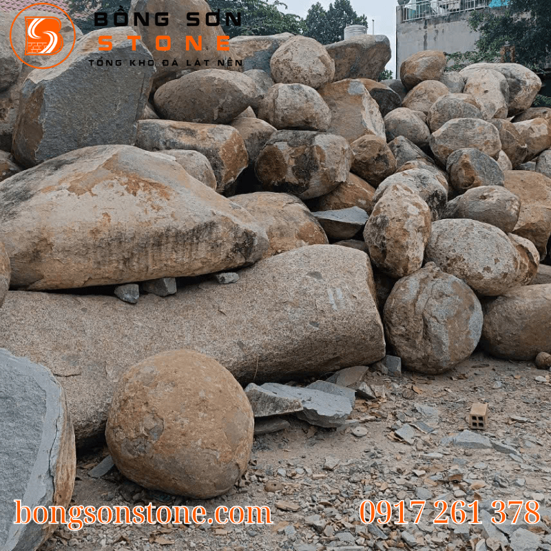 Đá suối có độ cứng cao và khả năng chịu được sự thay đổi của thời tiết (nắng, mưa, nhiệt độ) gần như tuyệt đối