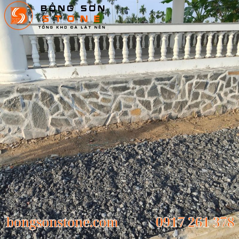 So sánh đá rối vàng và đá rối đen ốp tường: Nên chọn loại nào? 5 so sanh da roi vang va da roi den 2