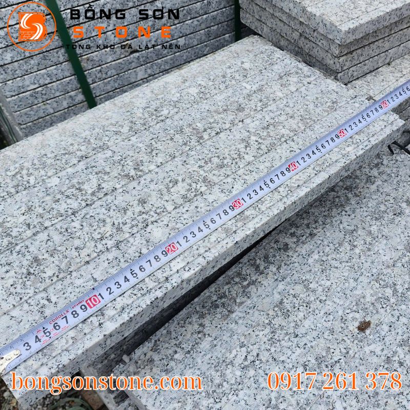 Đá Granite trắng Suối Lau xẻ rãnh 30x60x3cm – Lát nền chống trơn, bền đẹp 2 Đá Granite trắng Suối Lau xẻ rãnh 30x60x3cm