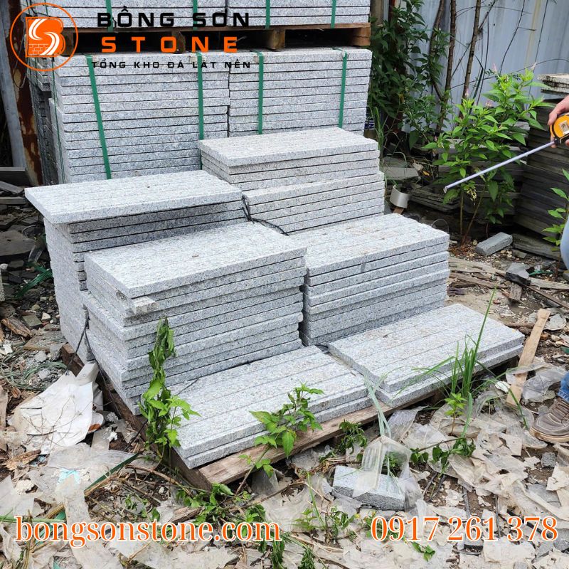 Đá Granite trắng Suối Lau xẻ rãnh 30x60x3cm – Lát nền chống trơn, bền đẹp 6 da granite trang suoi lau xe ranh 30x60x3cm 3