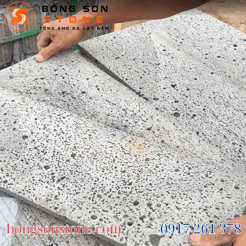 Đá Ong Xám 20x60x1.5cm Ốp Tường, Giếng Trời, Mặt Tiền Bền Đẹp 14 Đá ong xám có khả năng chịu lực tốt, ít nứt vỡ, thích hợp sử dụng lâu dài cho các khu vực chịu nắng mưa trực tiếp