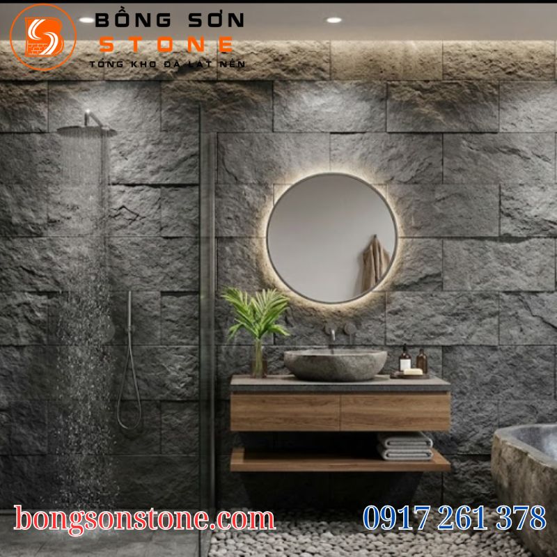 5 Mẫu Đá Ốp Tường Nhà Tắm Tự Nhiên Giúp Không Gian Sang Trọng 5 Chuyên gia Bồng Sơn Stone kiểm tra độ dày và bề mặt đá ốp tường nhà tắm đạt tiêu chuẩn xuất khẩu.