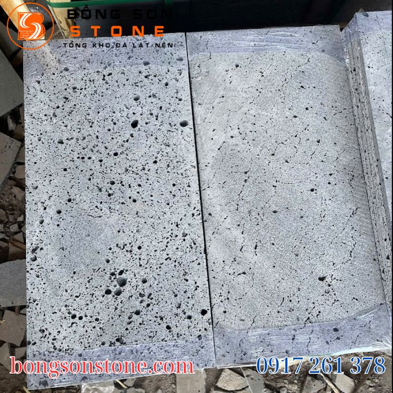 Mẫu đá ong xám ốp giếng trời đẹp mang phong cách hiện đại tại Bồng Sơn Stone