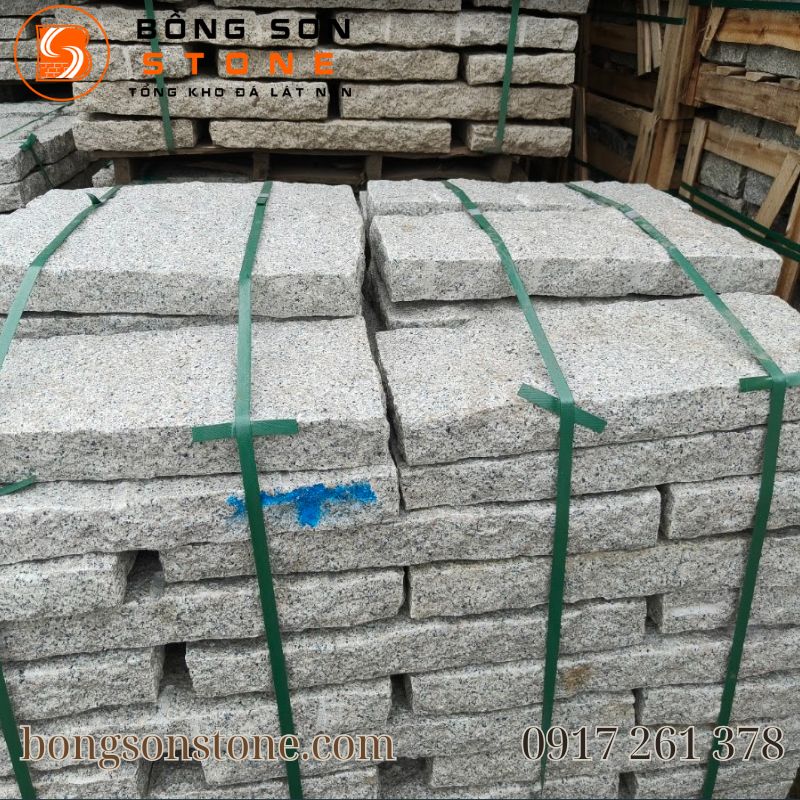 Bố trí giếng trời tại trung cung kết hợp màu đá hợp phong thủy để thu hút tài lộc