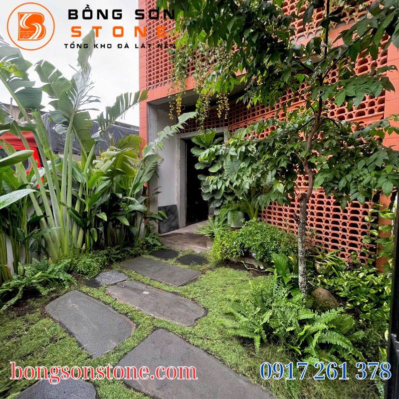 Giá đá bazan lát sân vườn hiện nay – phân loại và báo giá tham khảo 4 Hình ảnh thi công sân vườn bằng đá bazan và thông tin giá đá bazan lát sân vườn