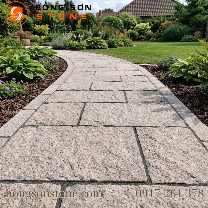 Thiết kế đá bước dạo Granite 30x60 kết hợp thảm cỏ xanh tạo lối đi tự nhiên